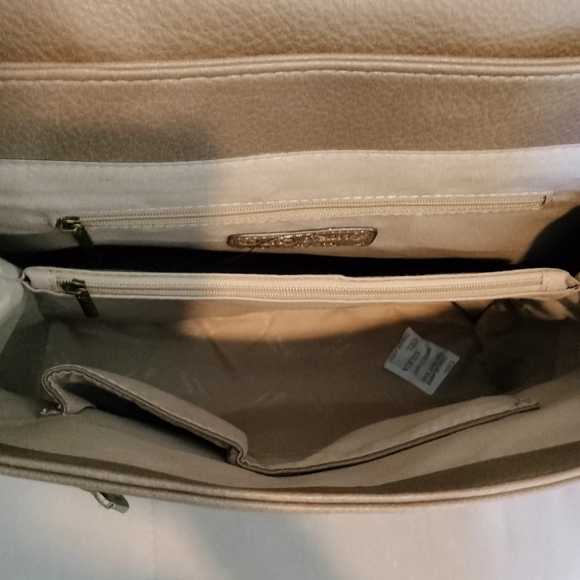 NWT Women's Darcy Marks London Tan Vegan Leather Floral Engraving Design - Picture 7 of 11